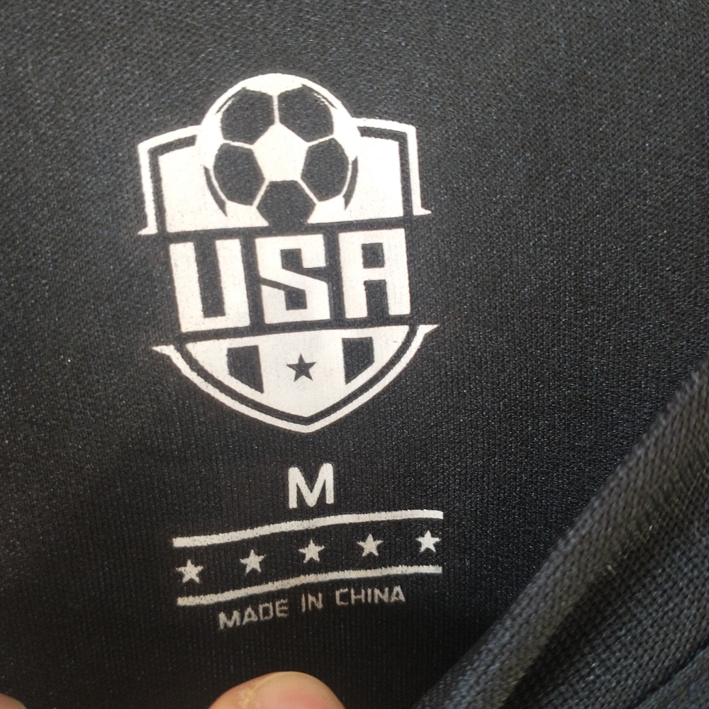 NWT U.S.A. Soccer Team Logo Crest Black T-Shirt Size Medium - Picture 10 of 10